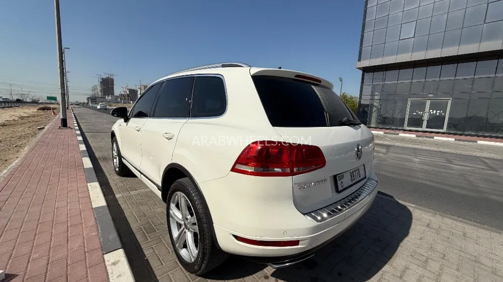 Volkswagen Touareg 2012 for Sale in Dubai Image-13