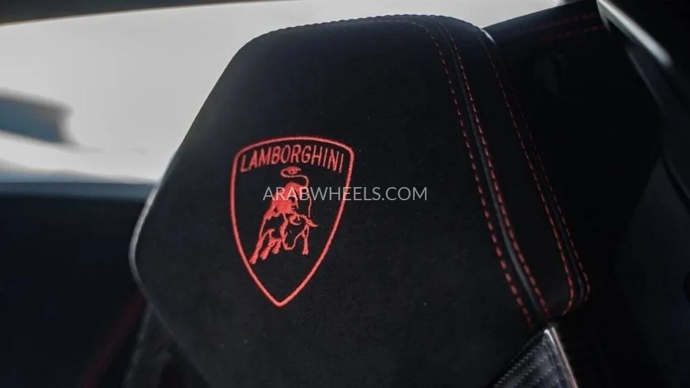 Lamborghini Huracan 2021 for Sale in Dubai Image-9