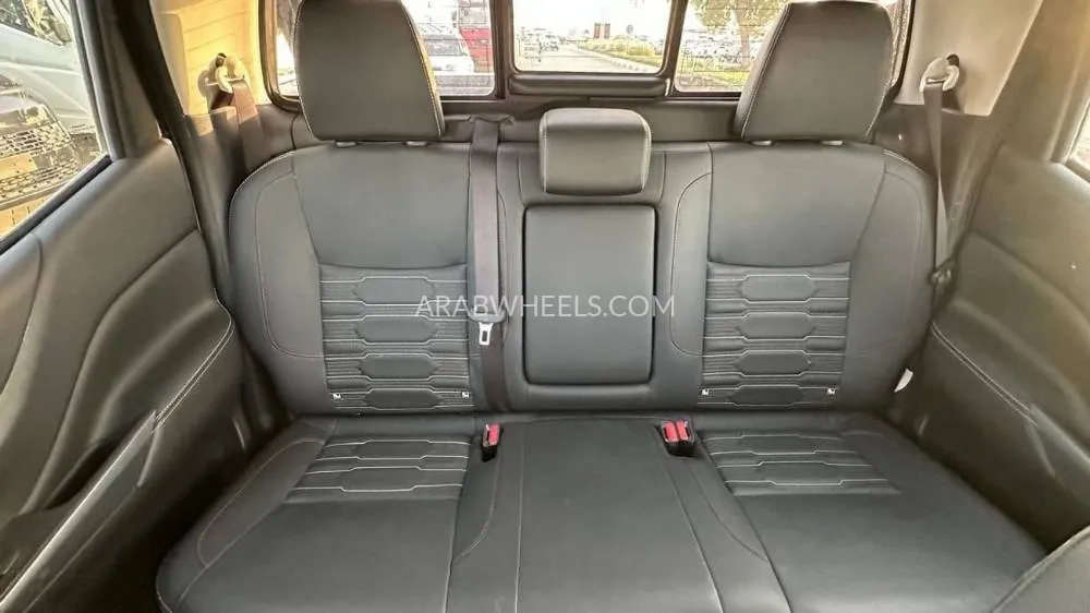 نيسان  نافارا 2023 for Sale in دبي Image-10
