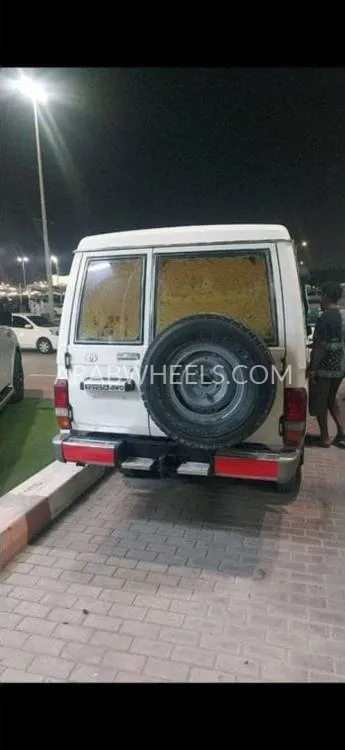 Toyota Land Cruiser 70 Series 2015 for Sale in Sharjah Image-7