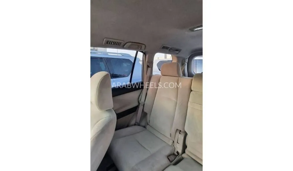 Toyota Land Cruiser Prado 2010 for Sale in Sharjah Image-6