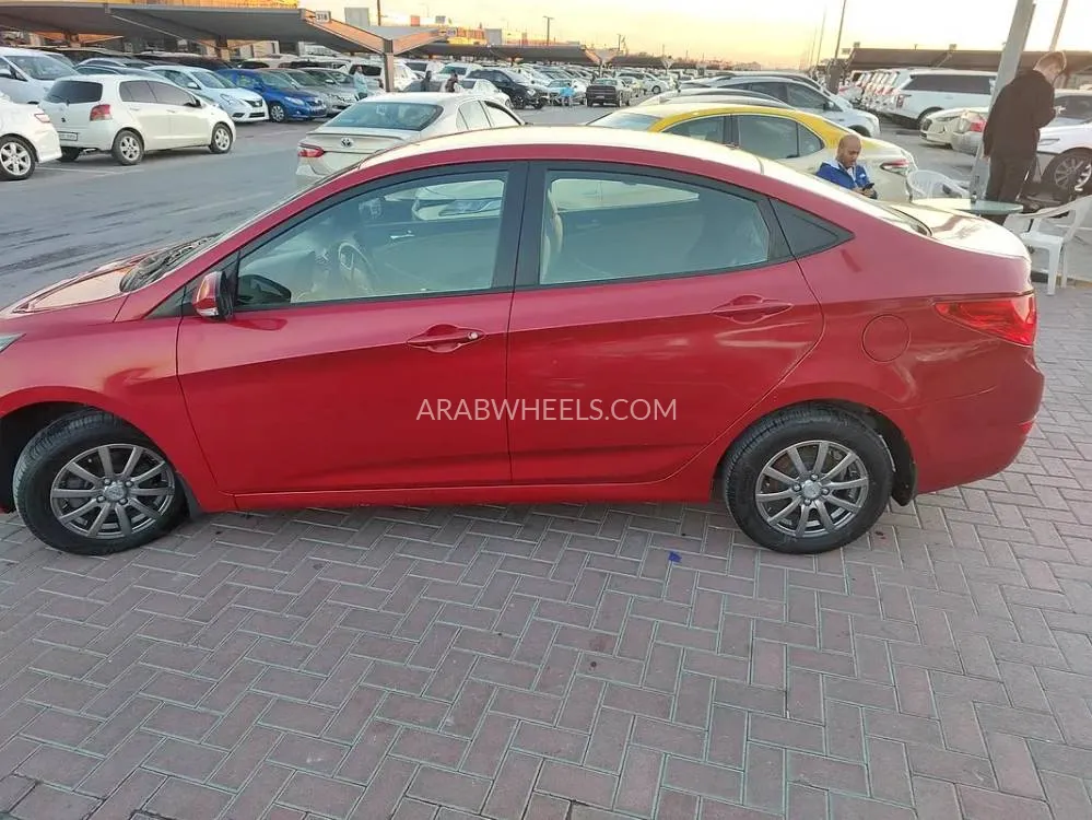 Hyundai Accent 2015 for Sale in Sharjah Image-12