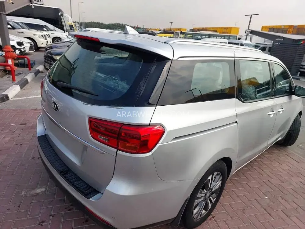 Kia Grand Carnival 2020 for Sale in Sharjah Image-19