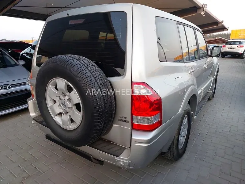 ميتسوبيشي باجيرو 2007 for Sale in الشارقة Image-7