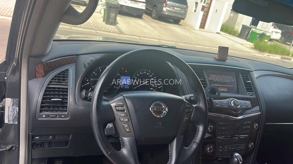 Nissan Patrol 2017 for Sale in Dubai Image-4