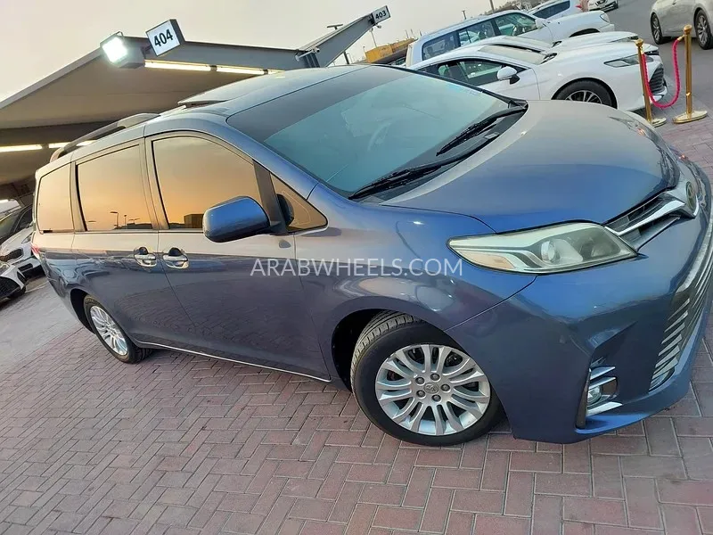 Toyota Sienna 2014 for Sale in Sharjah Image-12