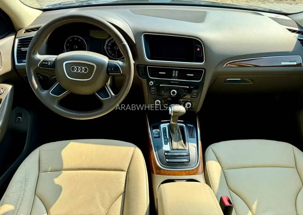 Audi Q5 2015 for Sale in Sharjah Image-16