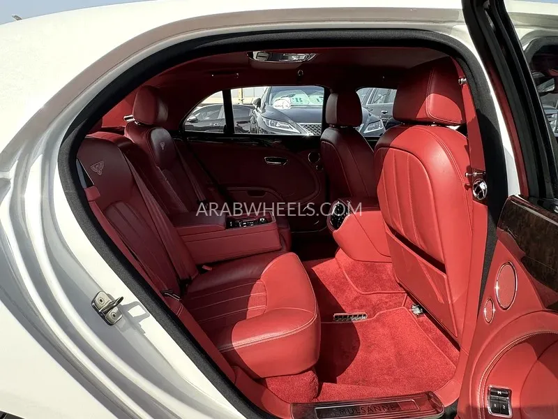 Bentley Mulsanne 2013 for Sale in Sharjah Image-8