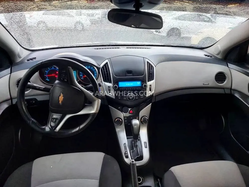 Chevrolet Cruze 2017 for Sale in Sharjah Image-19