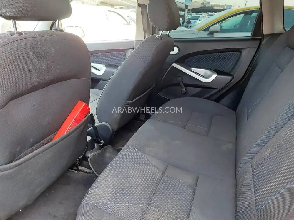 Ford Figo 2014 for Sale in Sharjah Image-12