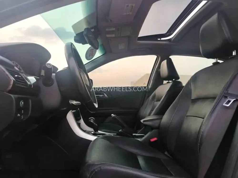 Honda Accord 2016 for Sale in Dubai Image-12