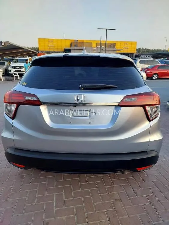 Honda HR-V 2022 for Sale in Sharjah Image-2