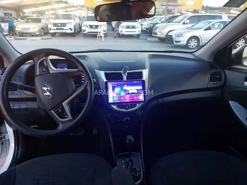 Hyundai Accent 2016 for Sale in Sharjah Image-2