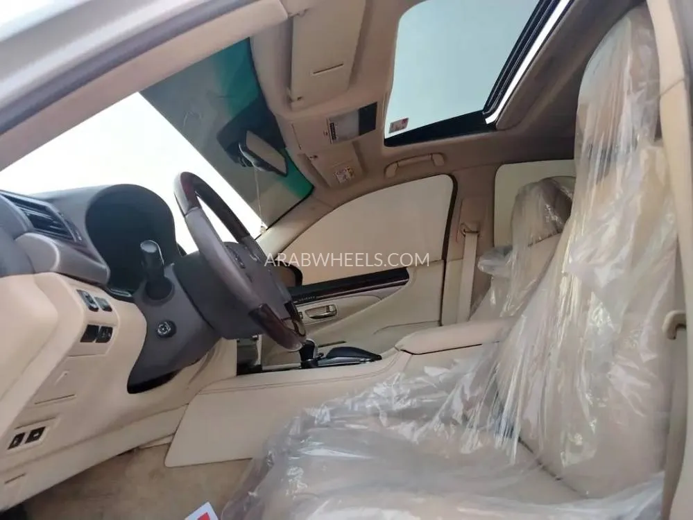 Lexus LS 2014 for Sale in Dubai Image-2