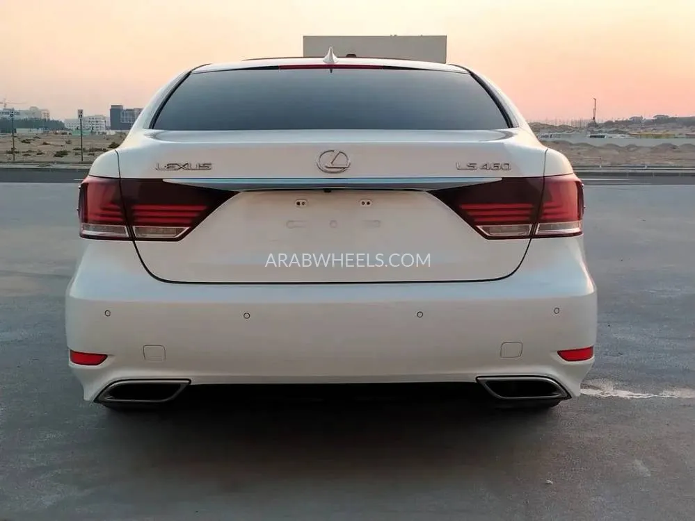 Lexus LS 2014 for Sale in Dubai Image-4