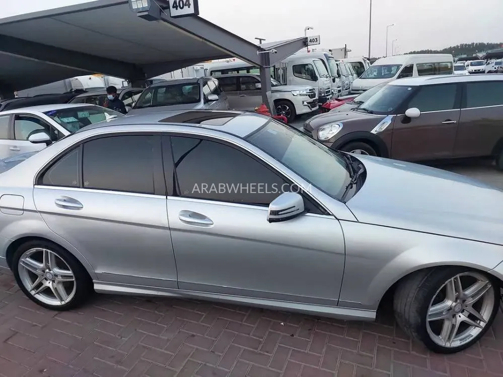 مرسيدس بنز كلاس C 2011 for Sale in الشارقة Image-16