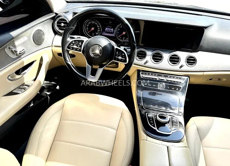 مرسيدس بنز كلاس E 2019 for Sale in الشارقة Image-7