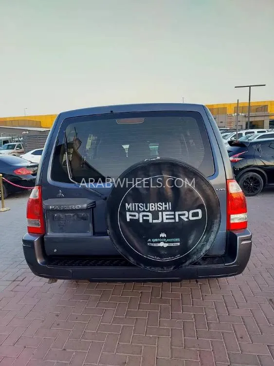 Mitsubishi Pajero 2006 for Sale in Sharjah Image-6