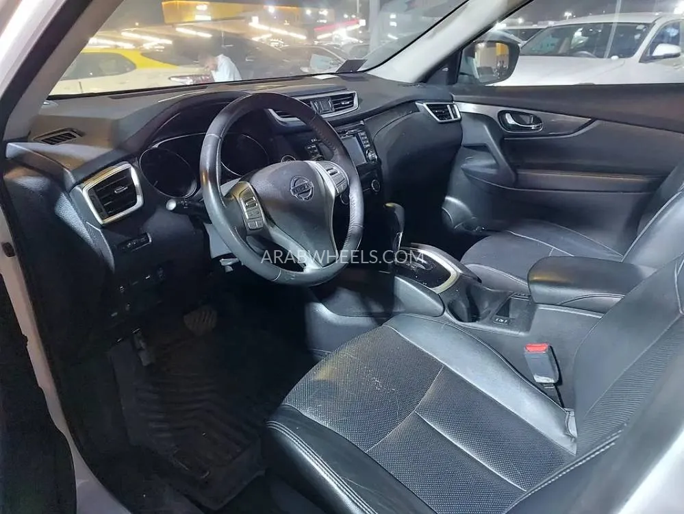 Nissan Rogue 2015 for Sale in Sharjah Image-2