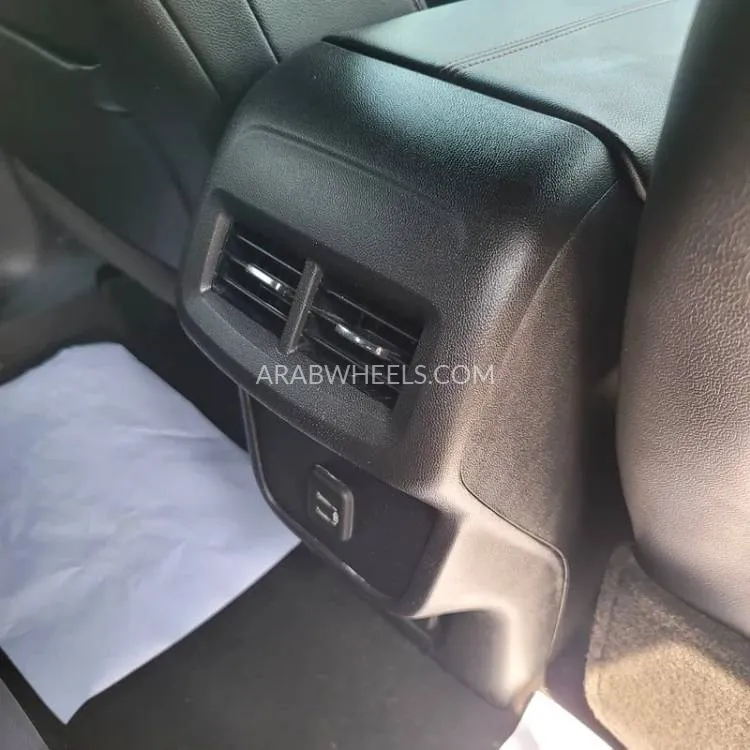 Chevrolet Equinox 2022 for Sale in Sharjah Image-3