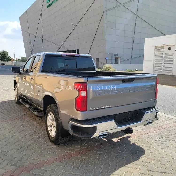 Chevrolet Silverado 2023 for Sale in Sharjah Image-3