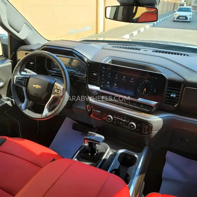 Chevrolet Silverado 2023 for Sale in Sharjah Image-11