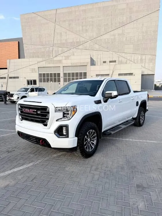GMC Sierra 2019 for Sale in Sharjah Image-7