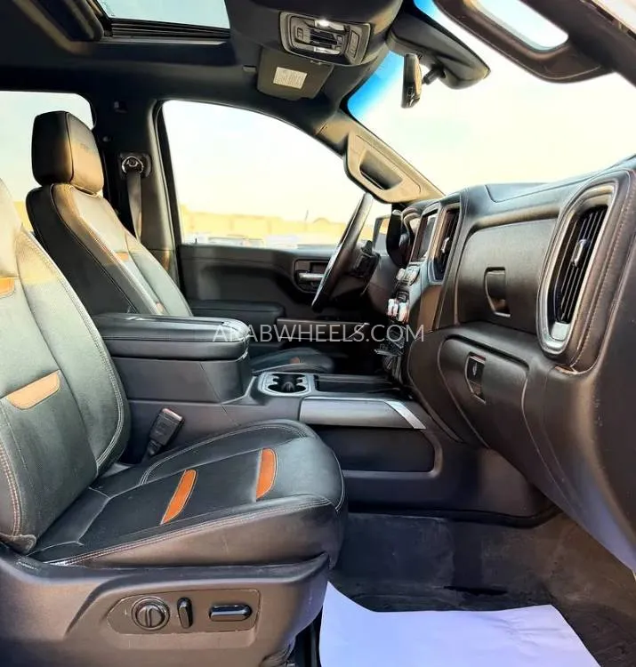 GMC Sierra 2019 for Sale in Sharjah Image-9