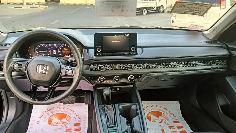 هوندا أكورد 2023 for Sale in الشارقة Image-3