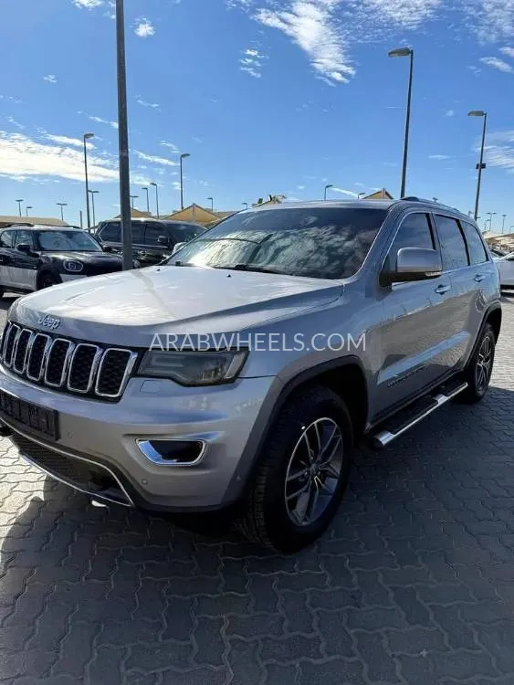 Jeep Cherokee 2018 for Sale in Sharjah Image-9