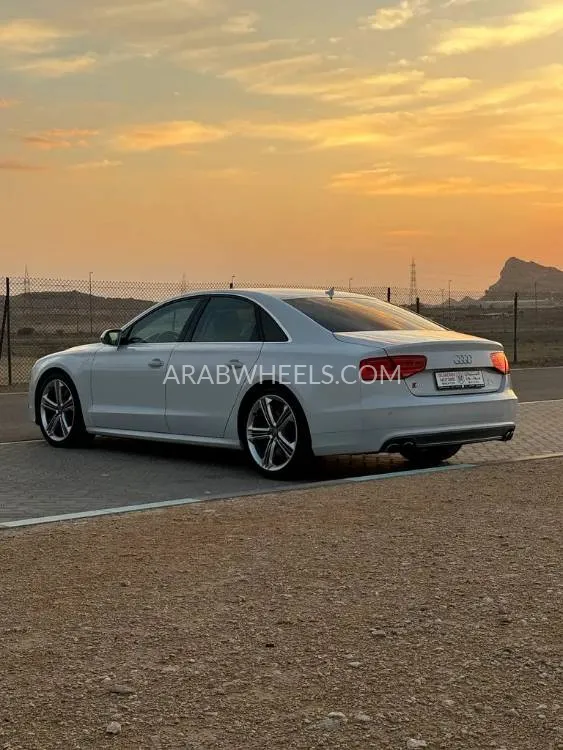 Audi S8 2014 for Sale in Abu Dhabi Image-2