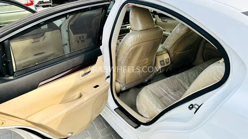 Lexus ES 2013 for Sale in Sharjah Image-14
