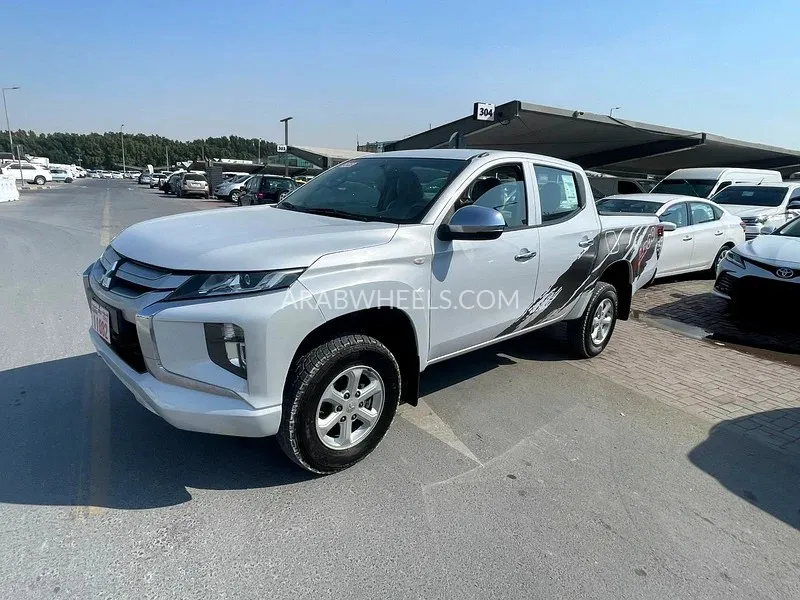 Mitsubishi L200 2019 for Sale in Sharjah Image-7
