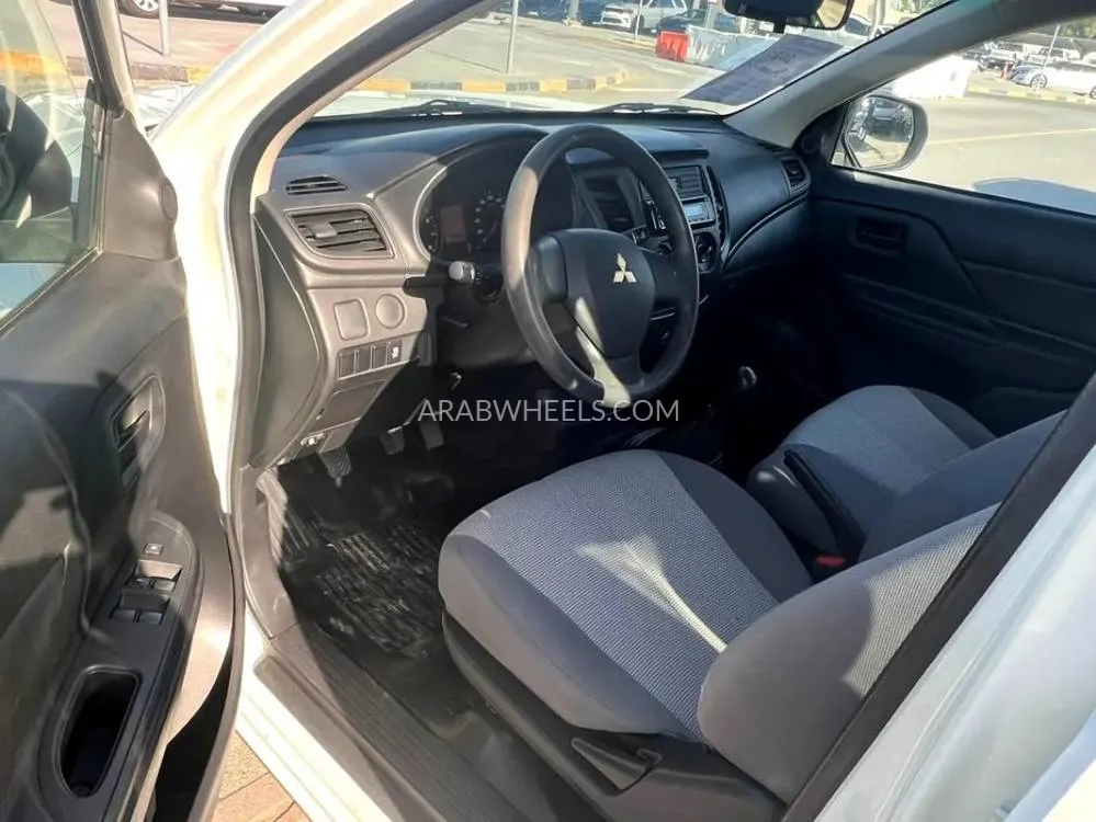 ميتسوبيشي L200 2020 for Sale in الشارقة Image-5