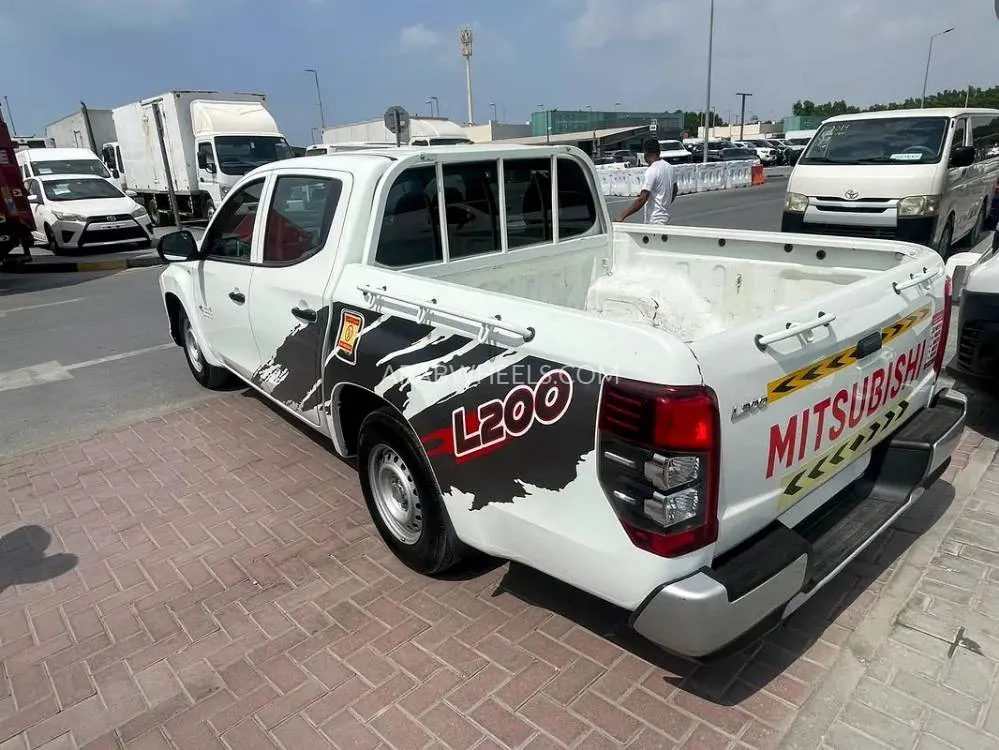 ميتسوبيشي L200 2021 for Sale in الشارقة Image-9