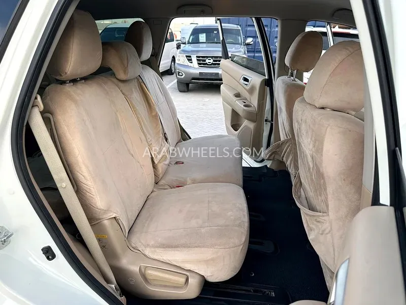 Nissan Pathfinder 2018 for Sale in Abu Dhabi Image-4