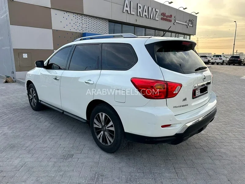 Nissan Pathfinder 2018 for Sale in Abu Dhabi Image-9