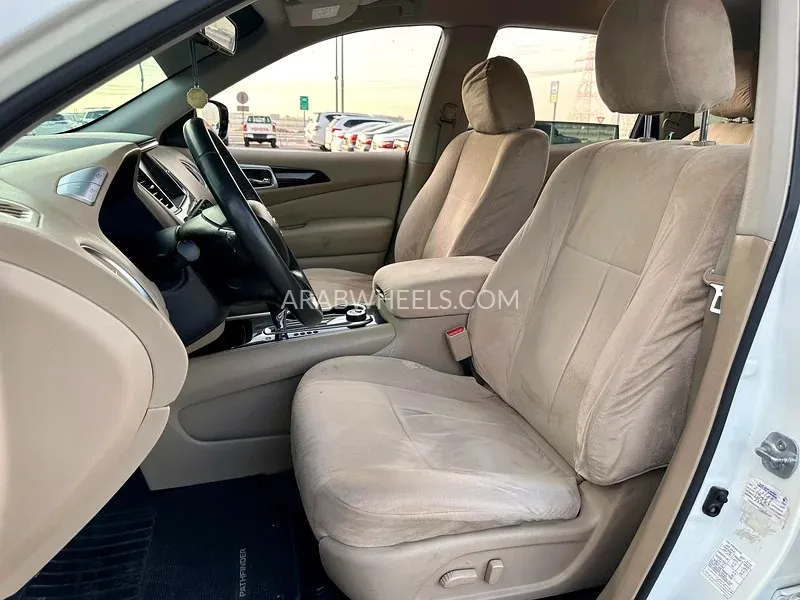 Nissan Pathfinder 2018 for Sale in Abu Dhabi Image-12