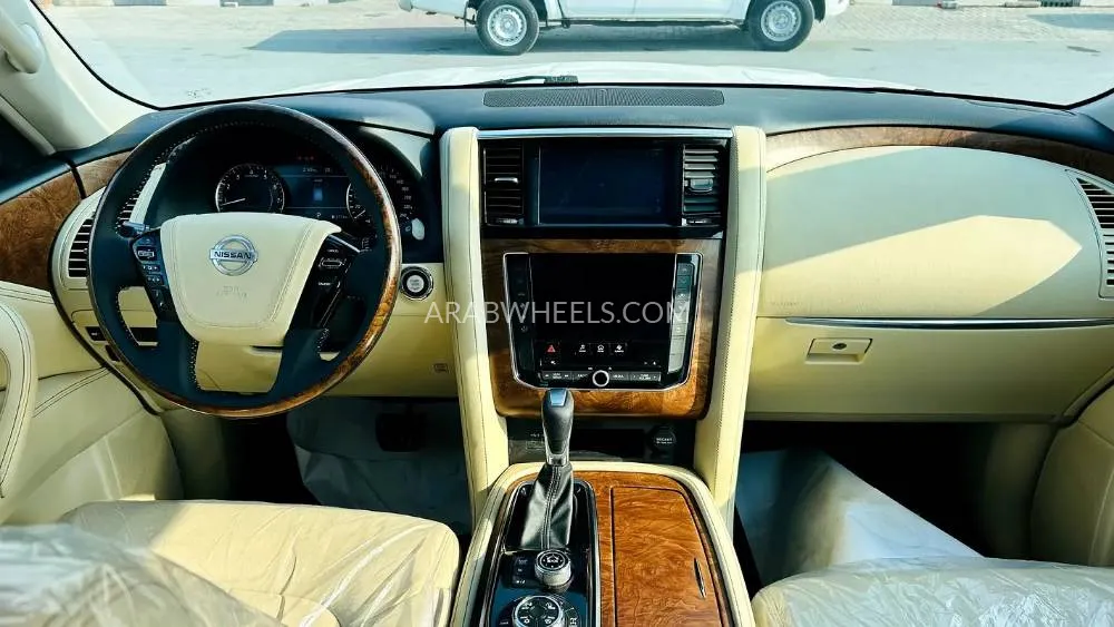 Nissan Patrol 2020 for Sale in Sharjah Image-12