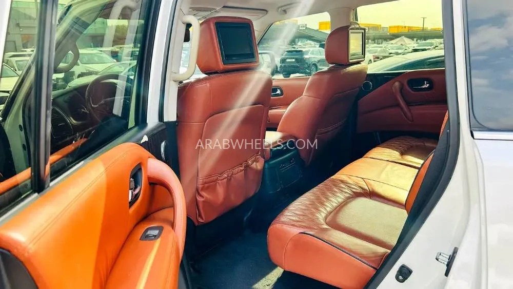 Nissan Patrol 2020 for Sale in Sharjah Image-2