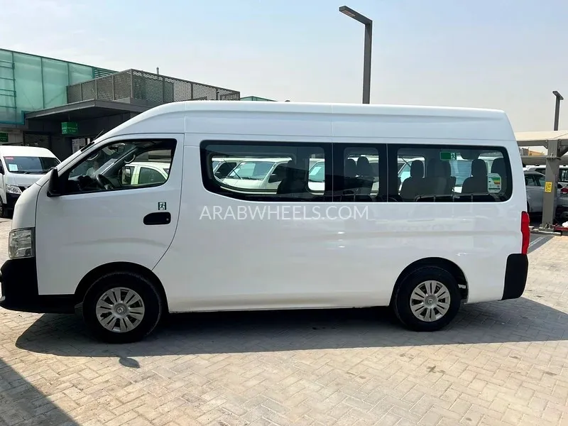 Nissan Urvan 2020 for Sale in Sharjah Image-9