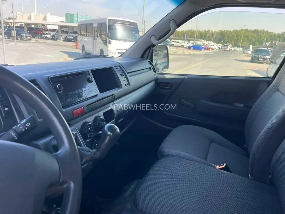 تويوتا هايس 2020 for Sale in الشارقة Image-6