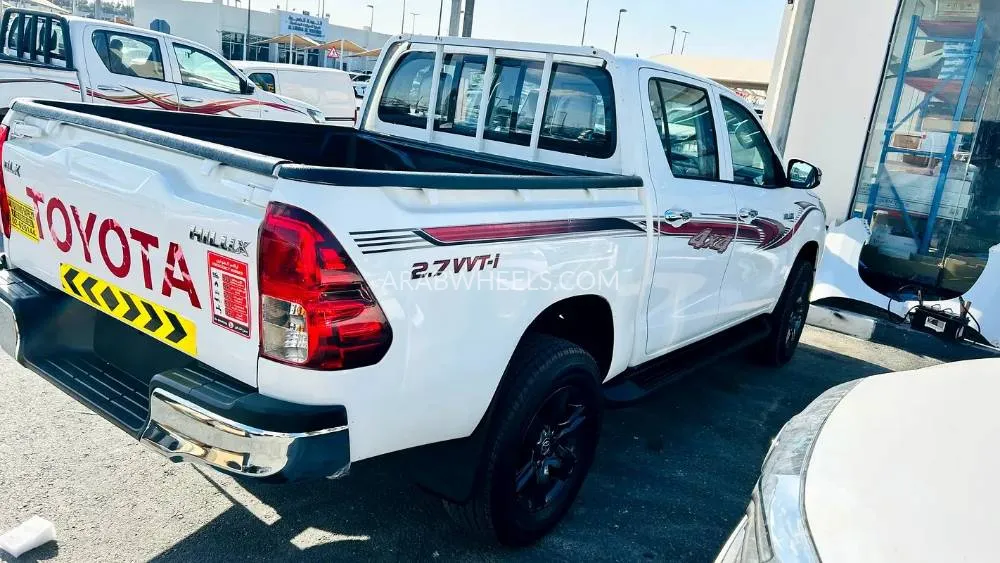 Toyota Hilux 2021 for Sale in Sharjah Image-5