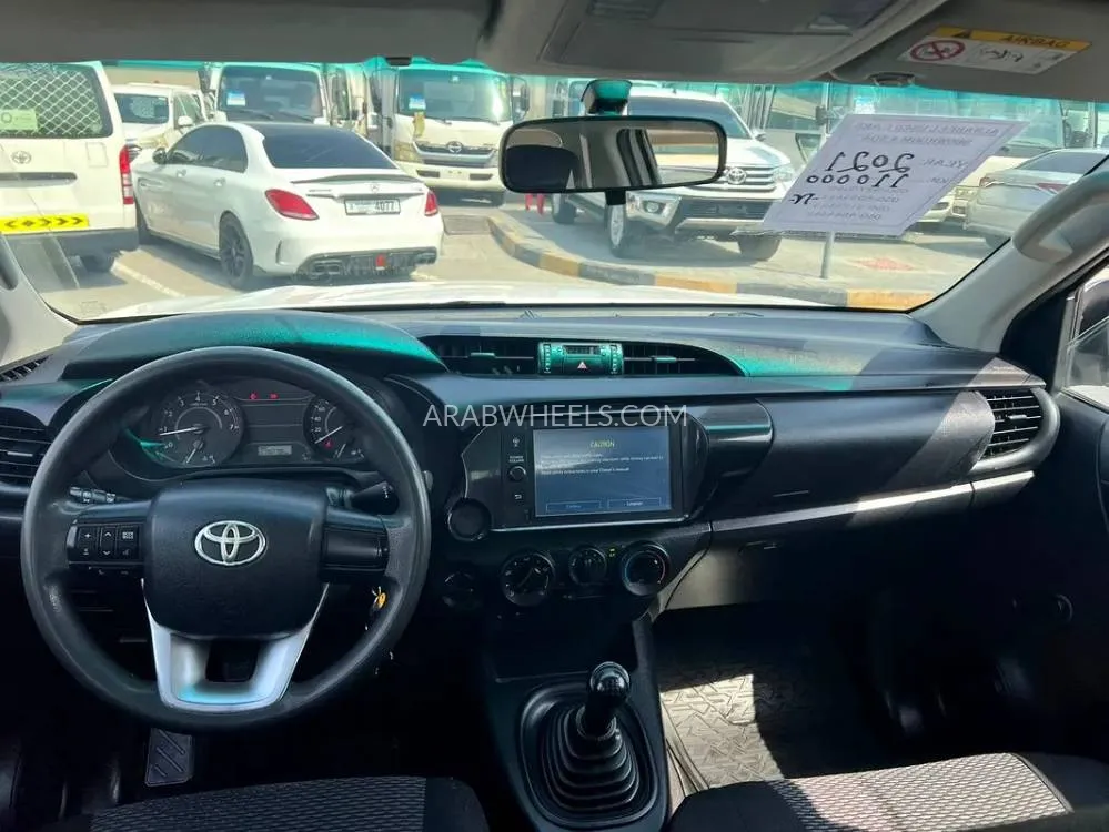 Toyota Hilux 2021 for Sale in Sharjah Image-9