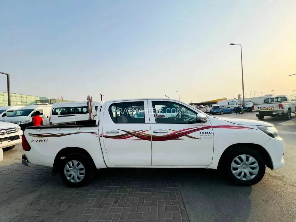Toyota Hilux 2021 for Sale in Sharjah Image-11