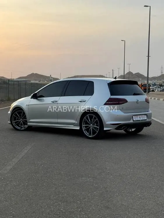 Volkswagen Golf 2017 for Sale in Abu Dhabi Image-16