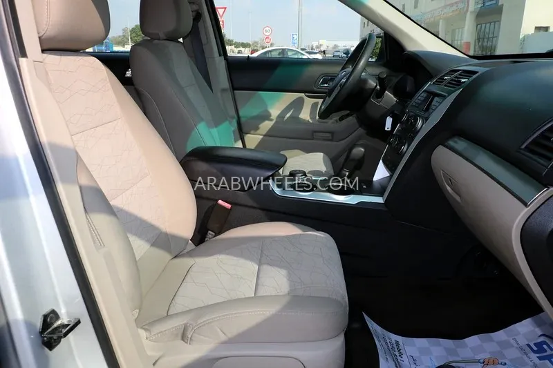 Ford Explorer 2013 for Sale in Abu Dhabi Image-7