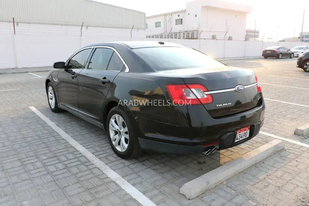 Ford Taurus 2011 for Sale in Abu Dhabi Image-7