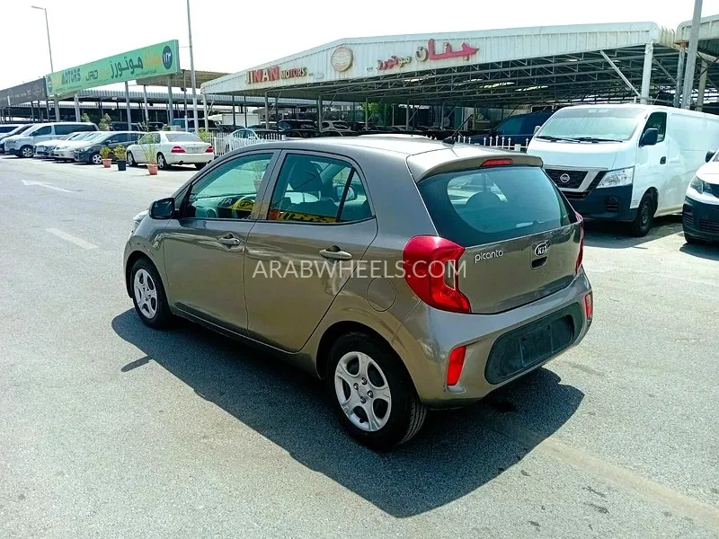 Kia Picanto 2020 for Sale in Ajman Image-11