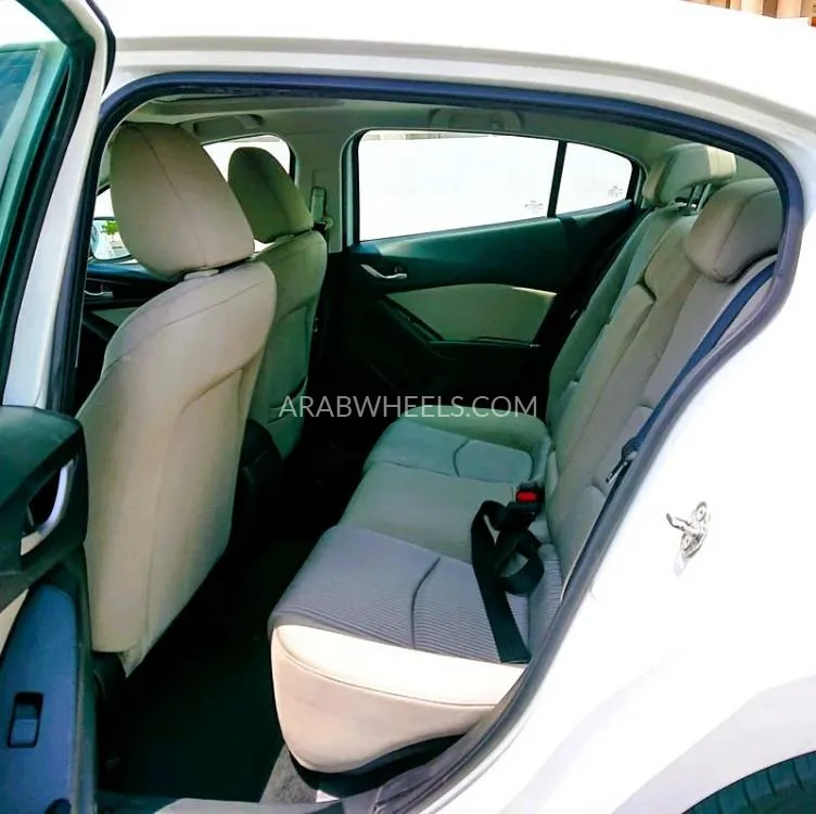 Mazda 3 2016 for Sale in Ajman Image-4